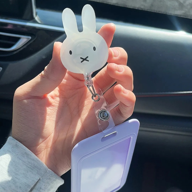 Kawaii Tech Accessories - Uroczy etui na identyfikator Miffy z