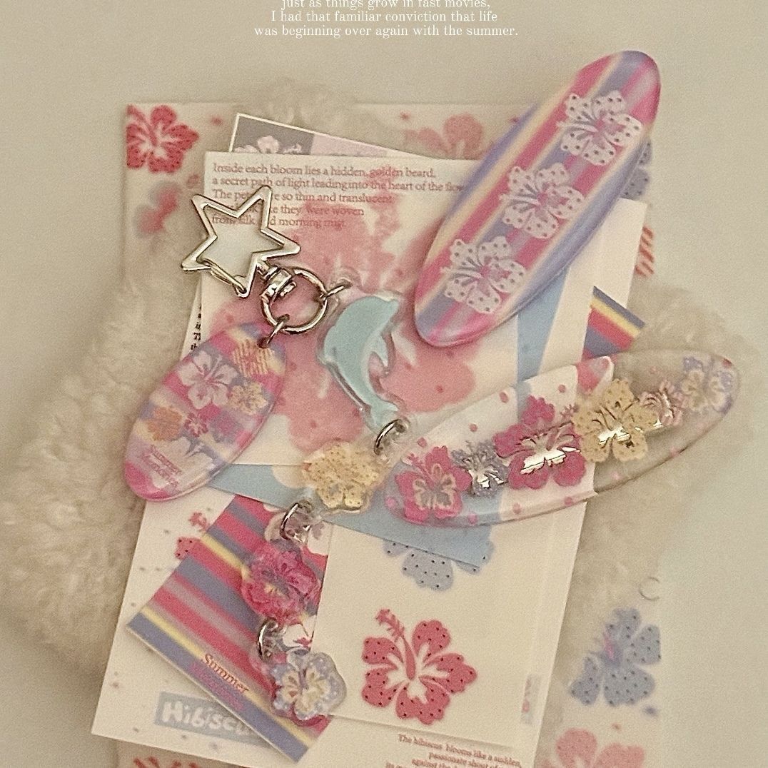 Letni Hawajski Brelok z Delfin – Tech Girl Accessories recenzja i cena